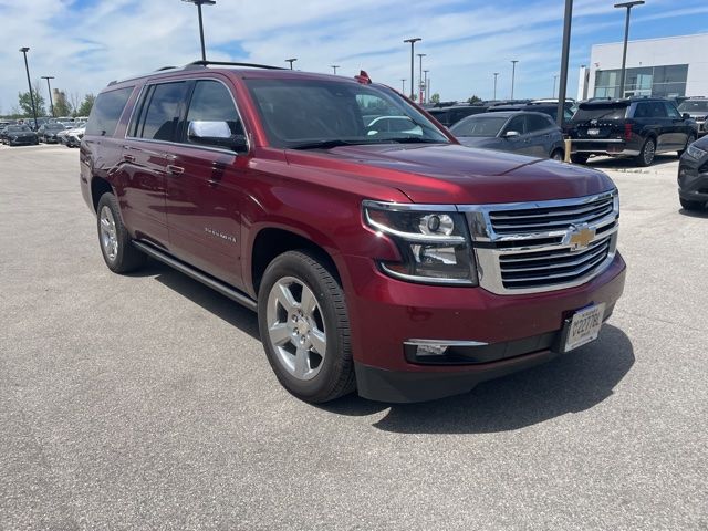 2019 Chevrolet Suburban 4WD 1500 Premier's photo