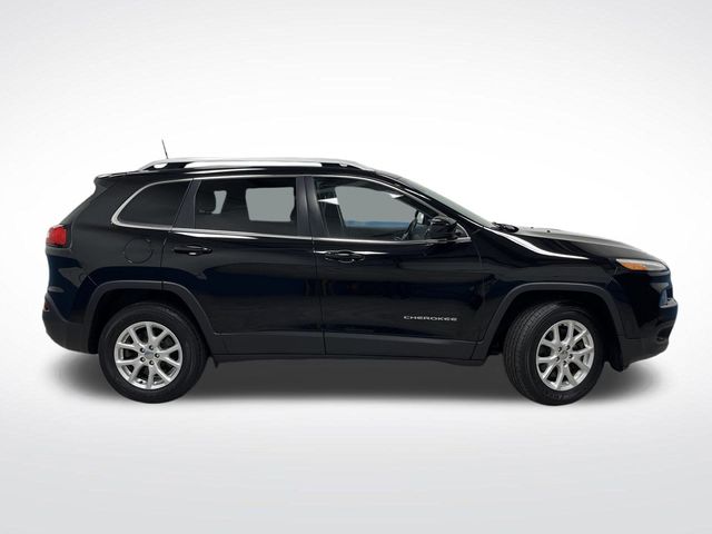 2018 Jeep Cherokee Latitude photo 2