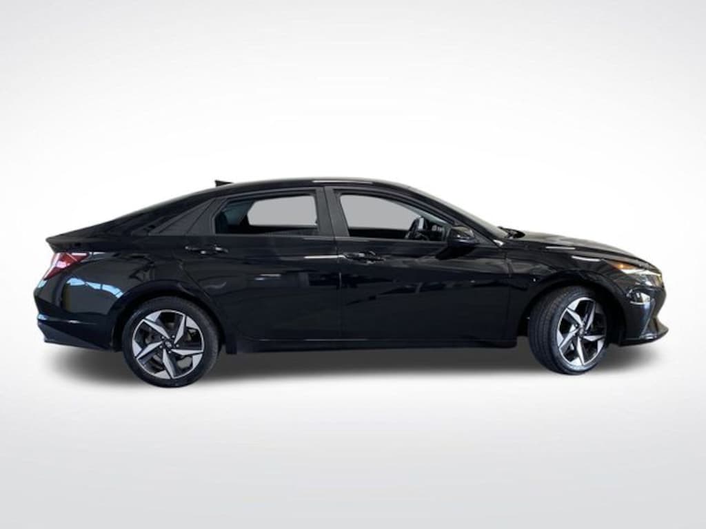 Used 2023 Hyundai Elantra SEL Sedan