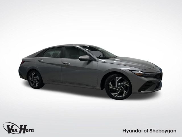 2024 Hyundai Elantra Limited's photo