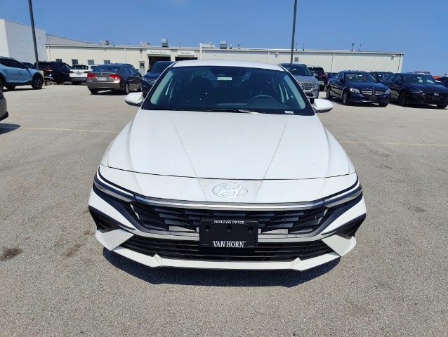 Certified 2024 Hyundai Elantra SE with VIN KMHLL4DG1RU637712 for sale in Sheboygan, WI