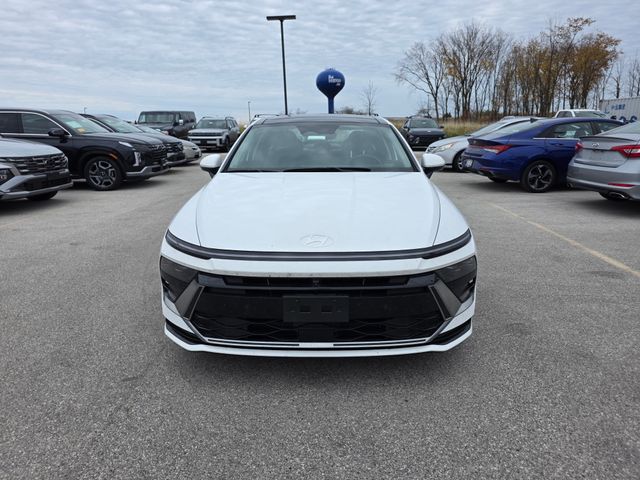 2025 Hyundai Sonata Hybrid Limited photo 2