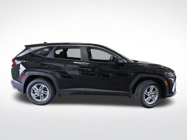 2026 Hyundai Tucson SE photo 2