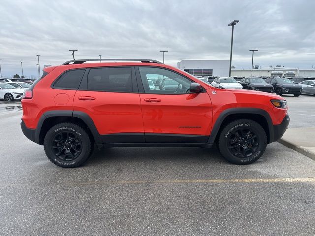 2021 Jeep Cherokee Trailhawk photo 2