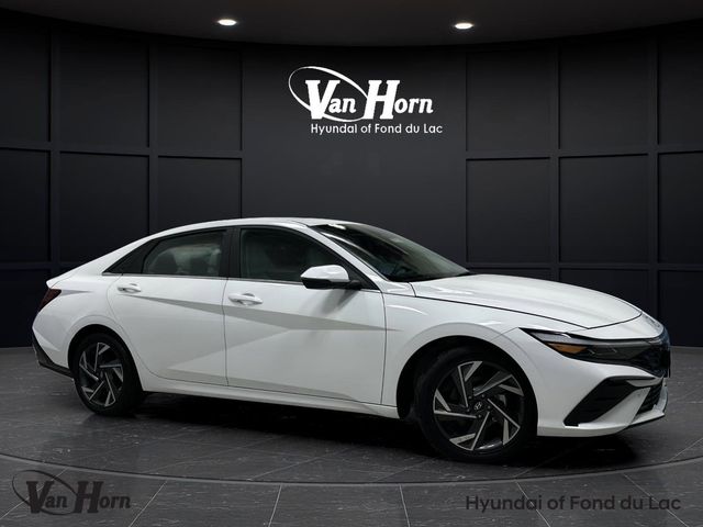 2024 Hyundai Elantra Limited's photo