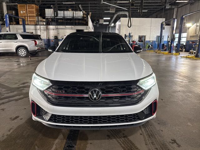 2022 Volkswagen Jetta GLI 2.0T photo 2