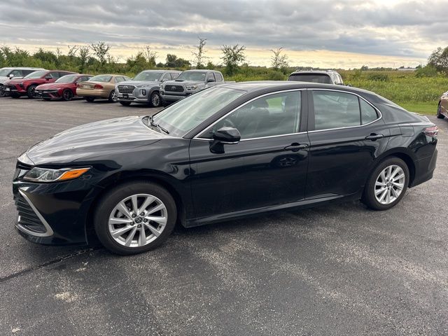 2023 Toyota Camry LE photo 2