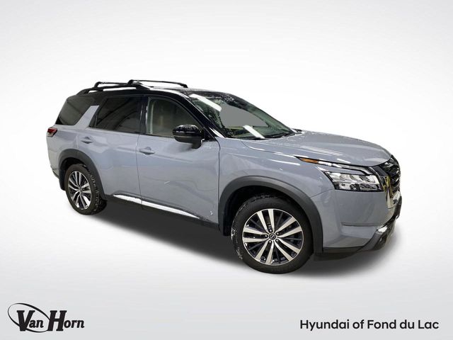 2022 Nissan Pathfinder Platinum