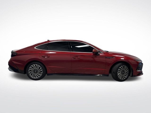 2024 Hyundai Sonata Hybrid Limited photo 2