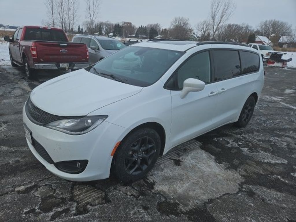 Used 2019 Chrysler Pacifica Touring L Plus Minivan/Van