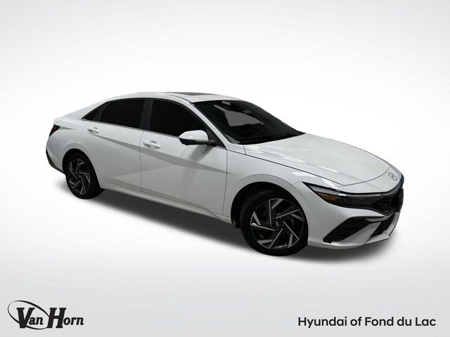 2024 Hyundai Elantra Limited's photo