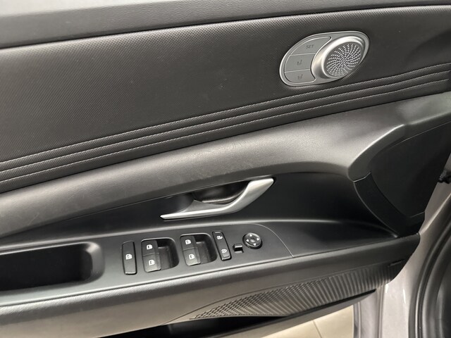 2024 Hyundai Elantra Limited - Photo 27