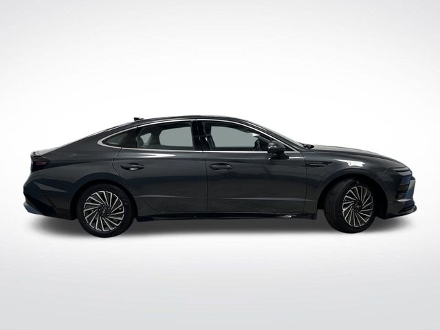 2024 Hyundai Sonata Hybrid Limited photo 2