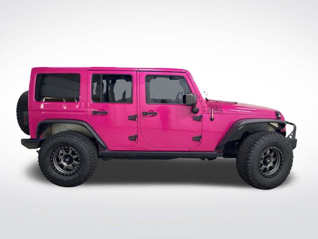 2016 Jeep Wrangler Unlimited Rubicon photo 2