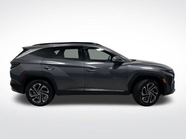2025 Hyundai Tucson Hybrid Limited photo 2