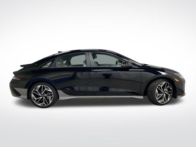 2023 Hyundai Ioniq 6 SEL photo 2