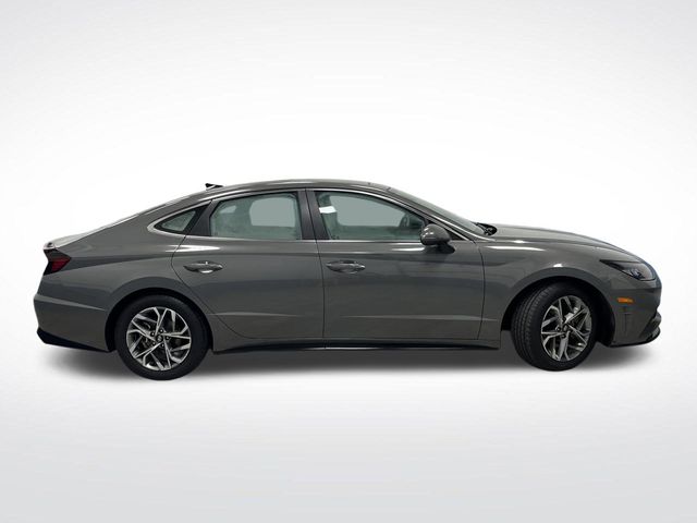 2023 Hyundai Sonata SEL photo 2