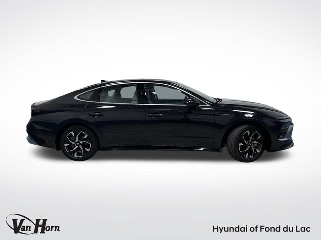 Used 2024 Hyundai Sonata SEL with VIN KMHL64JA7RA421324 for sale in Fond Du Lac, WI