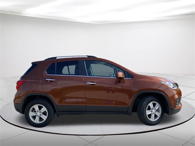 Used 2019 Chevrolet Trax LT with VIN 3GNCJPSB4KL263588 for sale in Fond Du Lac, WI