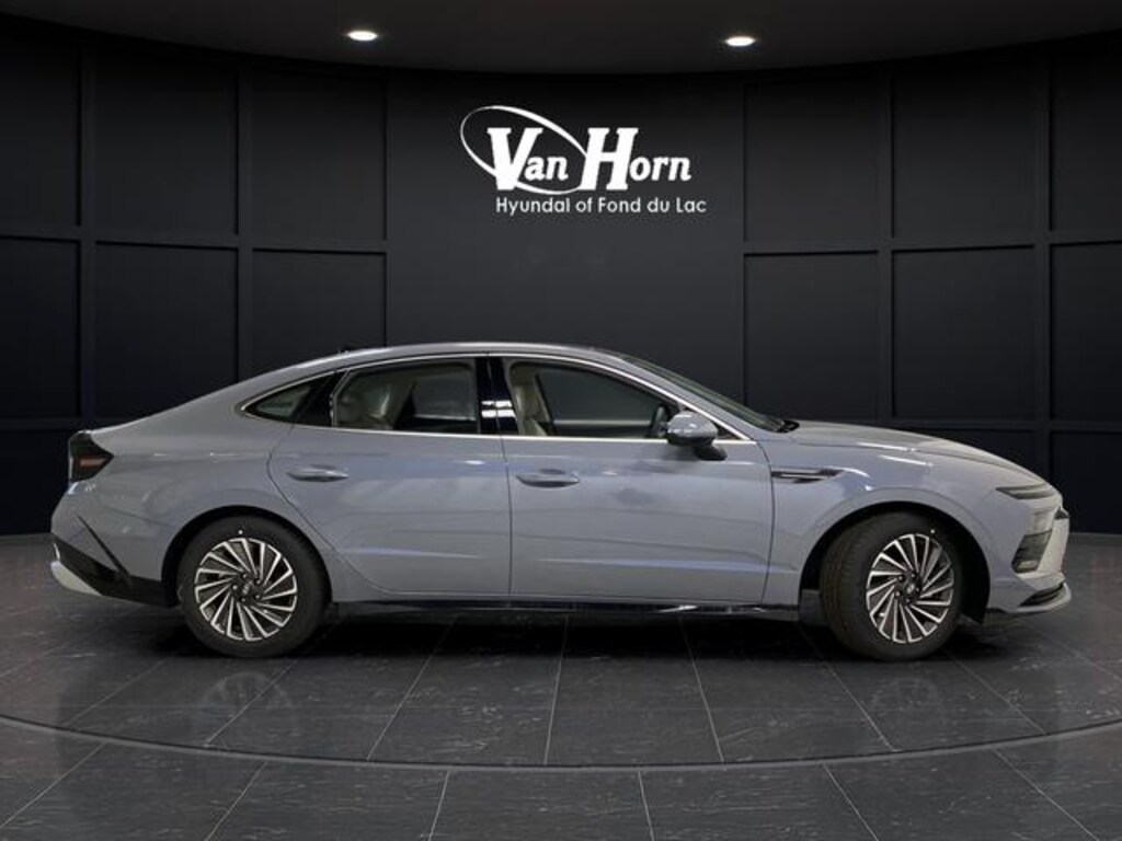 New 2025 Hyundai Sonata Hybrid Limited Sedan
