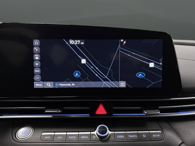 2024 Hyundai Elantra Limited - Photo 10