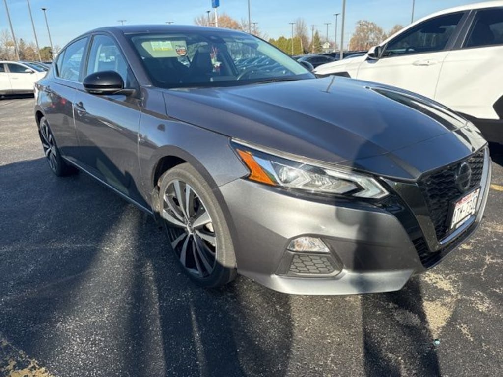 Used 2020 Nissan Altima 2.5 SR Sedan