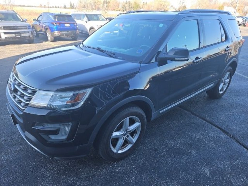 Used 2017 Ford Explorer XLT SUV