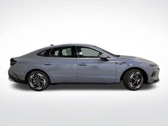 2026 Hyundai Sonata SEL Sport photo 2