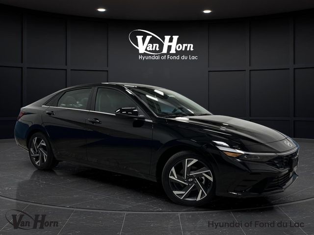 2024 Hyundai Elantra Limited's photo