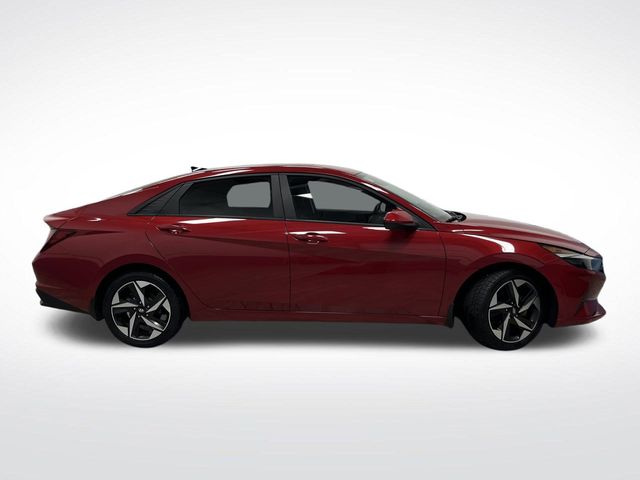 2023 Hyundai Elantra SEL photo 2