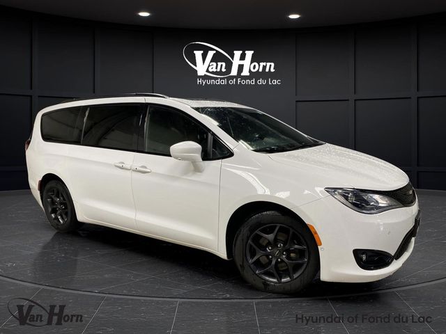 2019 Chrysler Pacifica Touring L Plus's photo