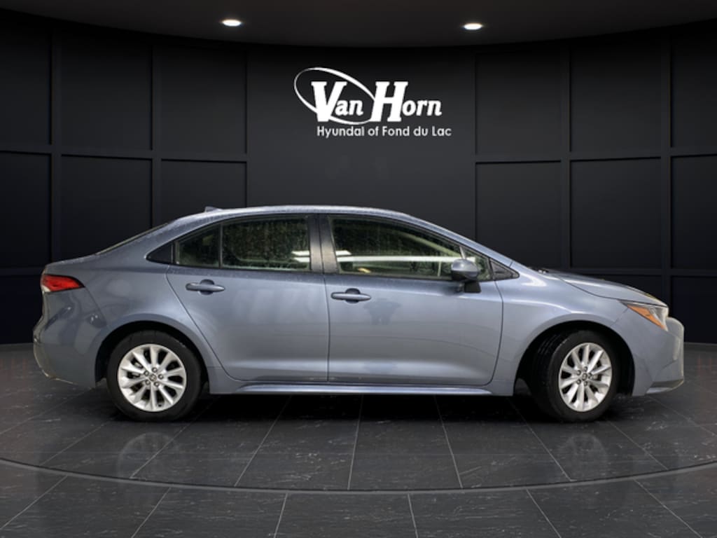Used 2020 Toyota Corolla LE Sedan