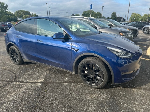 Used 2020 Tesla Model Y Long Range with VIN 5YJYGDEE9LF045566 for sale in Fond Du Lac, WI