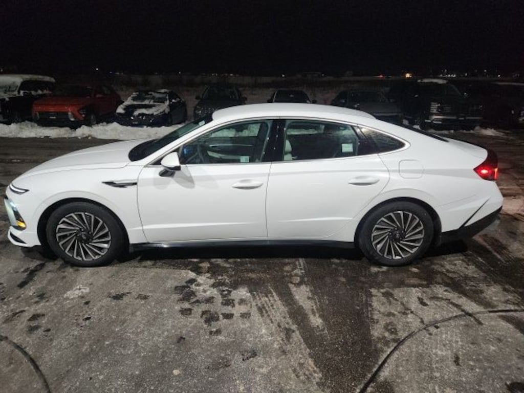 Certified 2025 Hyundai Sonata Hybrid SEL Sedan
