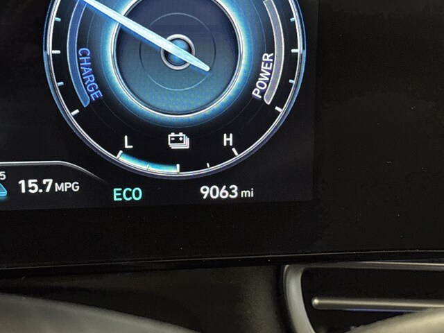 2024 Hyundai Elantra Limited - Photo 6