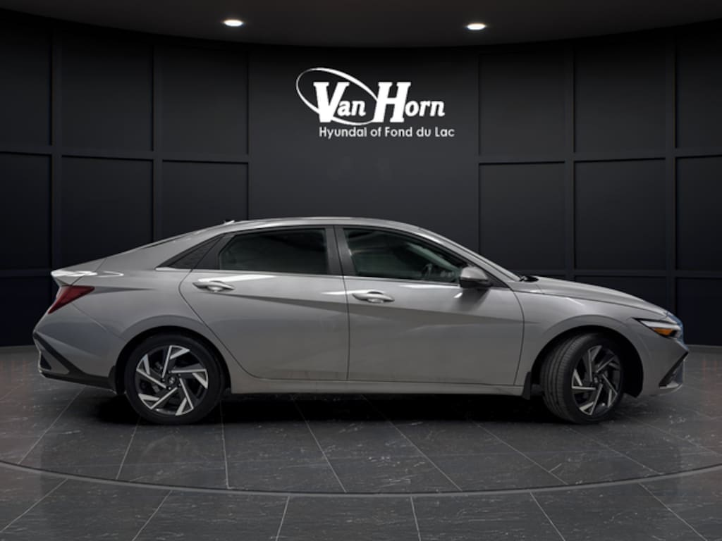 Used 2024 Hyundai Elantra Hybrid Limited Sedan
