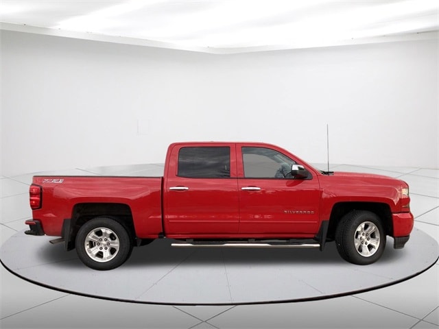 Used 2017 Chevrolet Silverado 1500 LT Z71 with VIN 3GCUKREC8HG219783 for sale in Fond Du Lac, WI