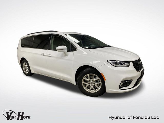 2022 Chrysler Pacifica Touring L's photo