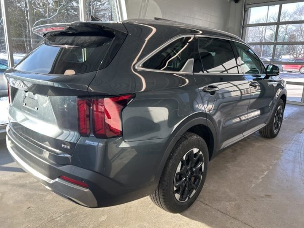 Used 2024 Kia Sorento S SUV