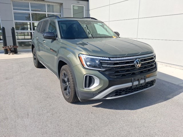 Used 2024 Volkswagen Atlas 2.0T Peak Edition SE w/Technology SUV