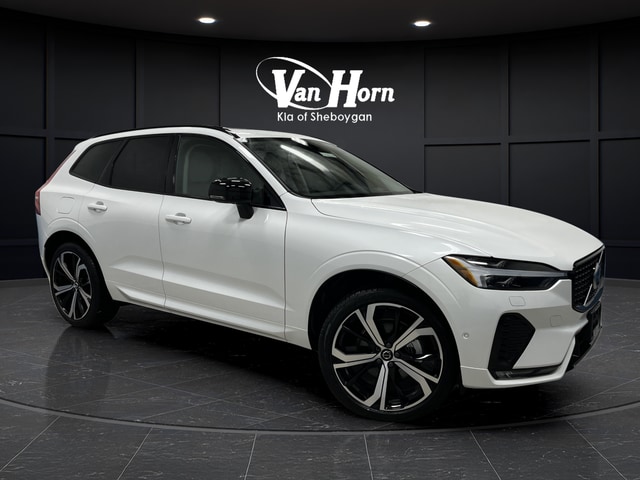 2025 Volvo XC60 B5 Ultra Dark AWD's photo