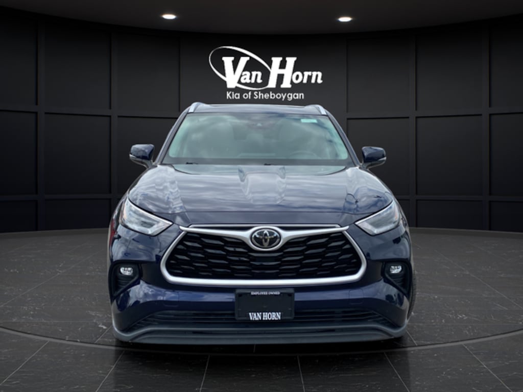 Used 2021 Toyota Highlander XLE SUV