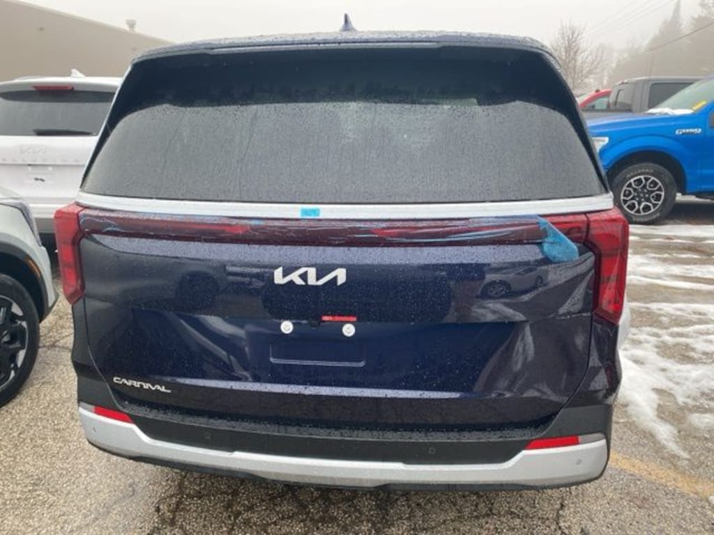 New 2026 Kia Carnival LXS Minivan/Van