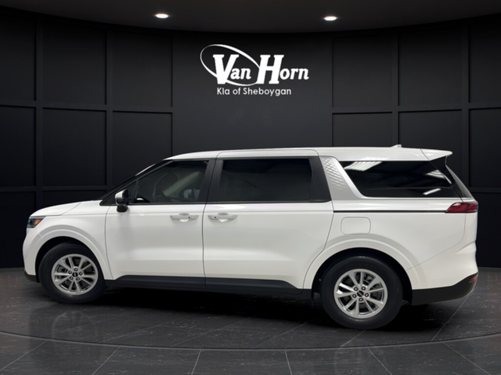 Used 2024 Kia Carnival LX Minivan/Van