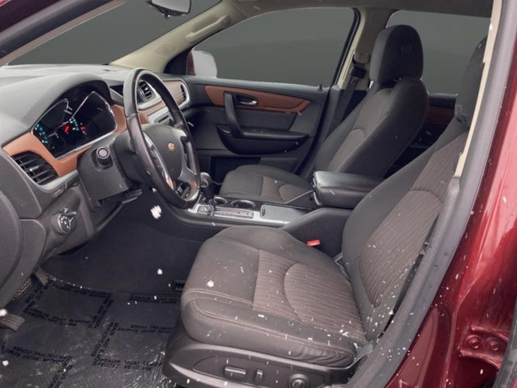 Used 2017 Chevrolet Traverse LT SUV