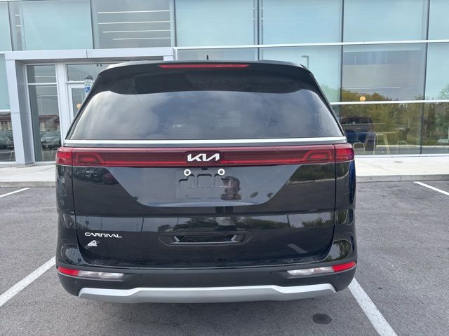 2024 Kia Carnival EX photo 3