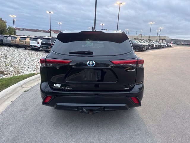 Used 2022 Toyota Highlander Hybrid Bronze Edition SUV