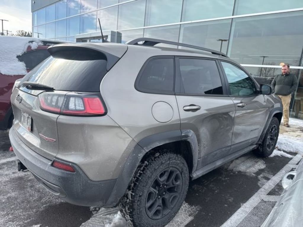 Used 2019 Jeep Cherokee Trailhawk SUV