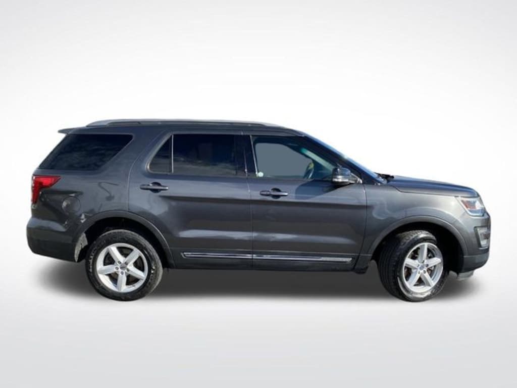 Used 2017 Ford Explorer XLT SUV