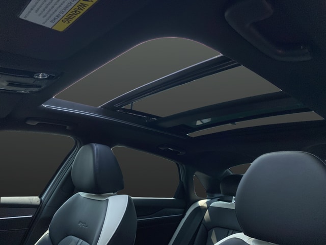 2026 Kia K5 GT-Line - Photo 7